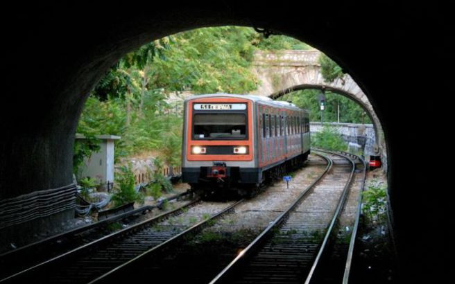 Γάλλος γκραφιτάς σκοτώθηκε από ηλεκτροπληξία στον σταθμό του ΗΣΑΠ στο Θησείο